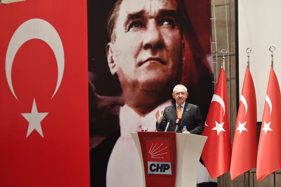 Kılıçdaroglu belediye başkanlarını topladı