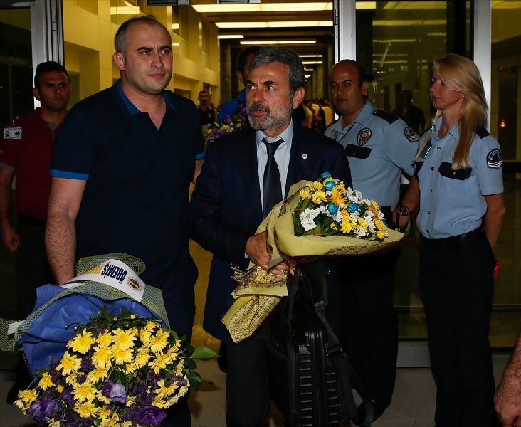 Fenerbahçe'ye İzmir'de coşkulu karşılama