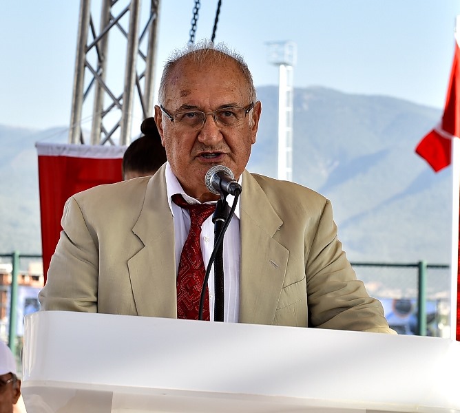 İlk vuruş Başkan'dan