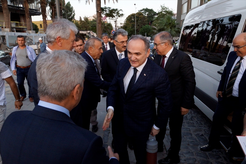 Bilim Sanayi ve Teknoloji Bakanı Özlü, İzmir'de