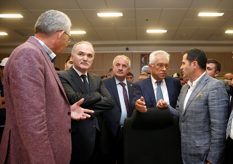 Bakan Özlü 2. gün programına Aliağa'dan başladı