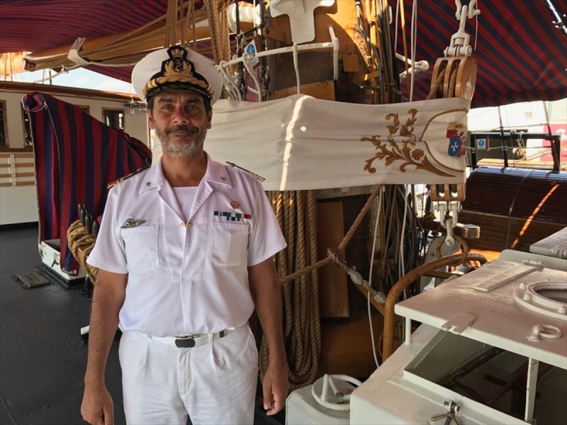 Tarihi gemi İzmir Limanı'na demirledi