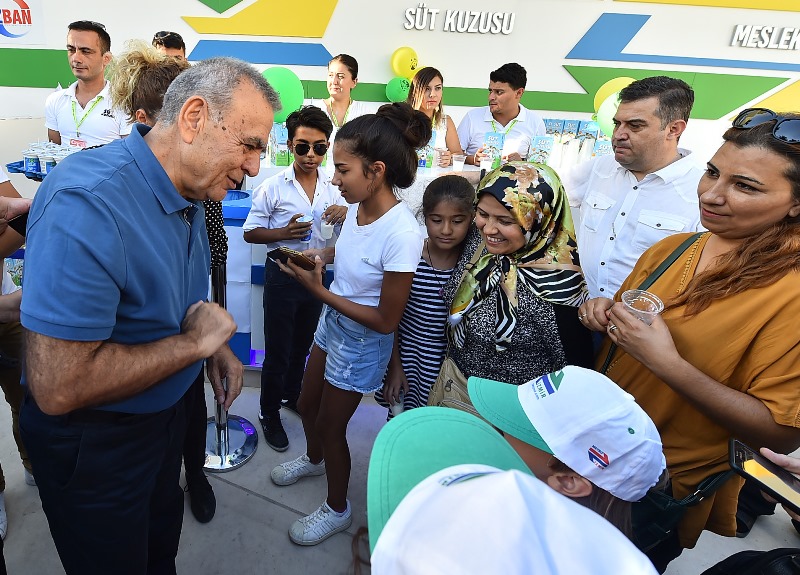 Başkan fuarda yorgunluk attı