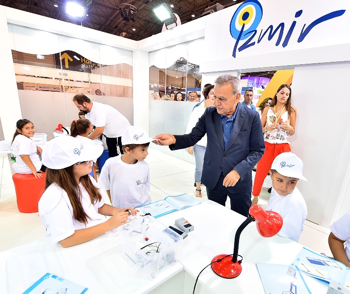 Başkan fuarda yorgunluk attı