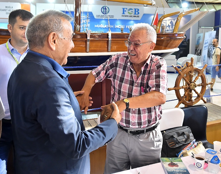 Başkan fuarda yorgunluk attı
