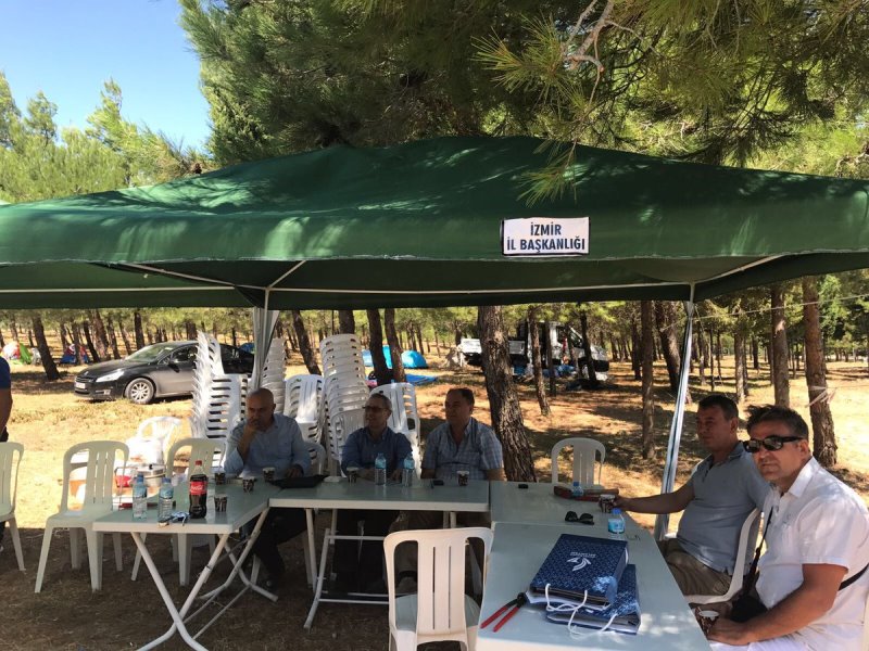 Kurultay alanında 'atletli' başkan
