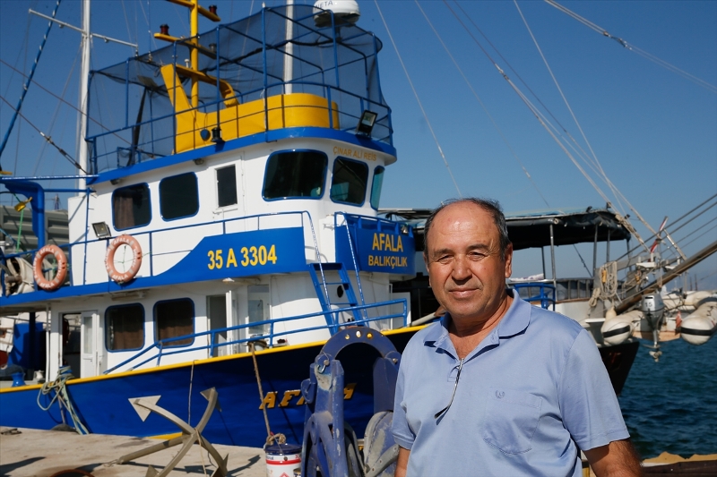 Balıkçılar halat çözmek için gün sayıyor
