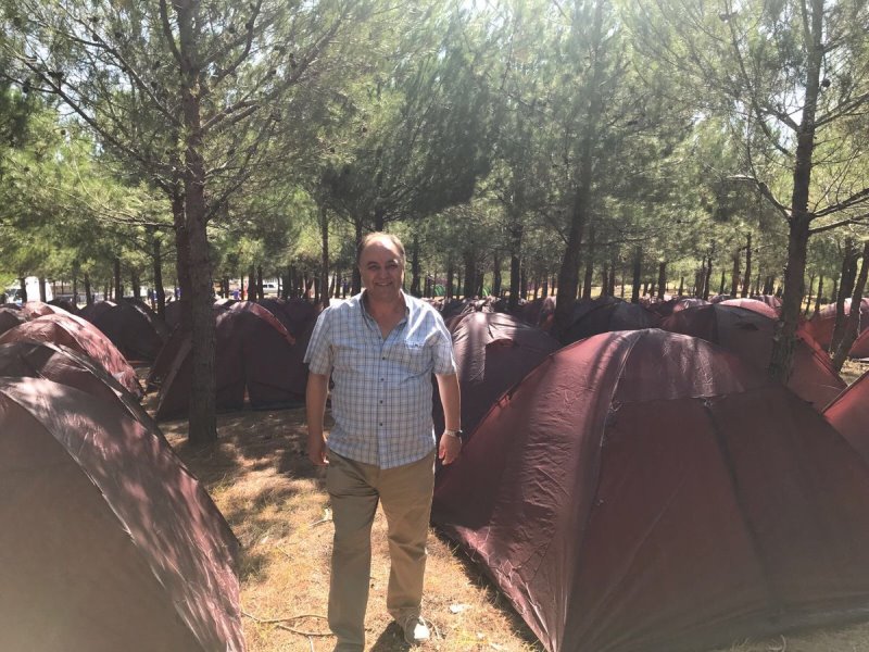 Kurultay alanında 'atletli' başkan