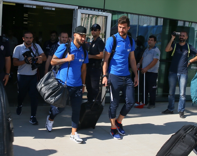 Trabzon kafilesi İzmir'de