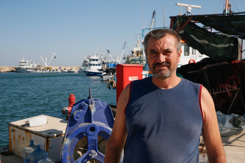 Balıkçılar halat çözmek için gün sayıyor