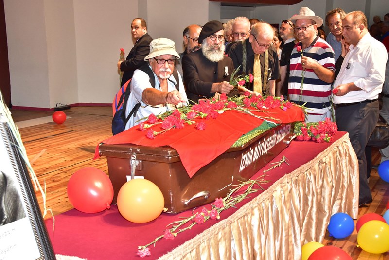 Ustaya hüzünlü veda
