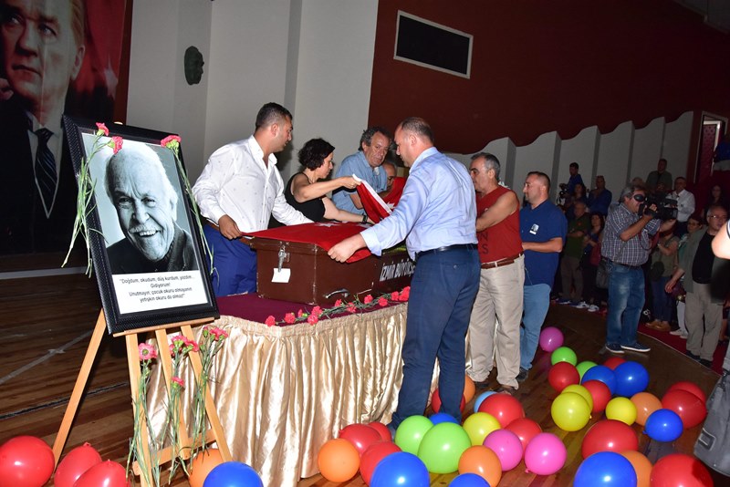 Ustaya hüzünlü veda