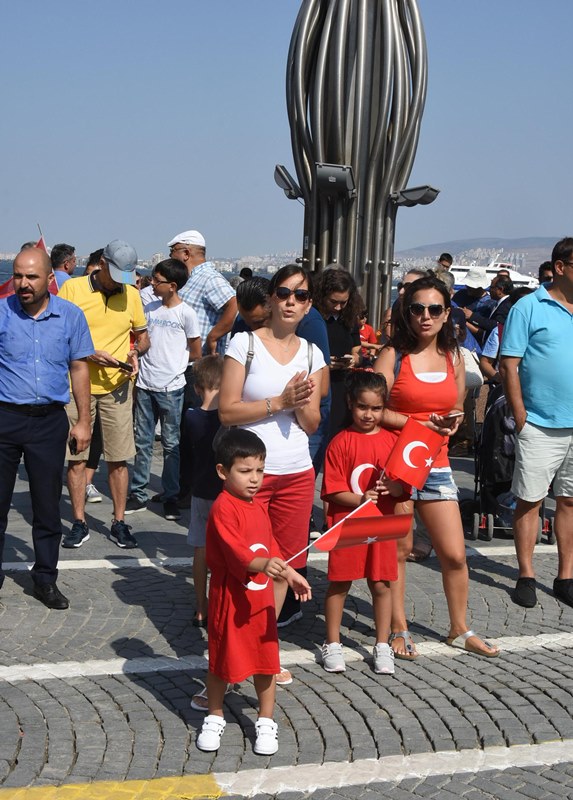İzmir'de 30 Ağustos coşkusu