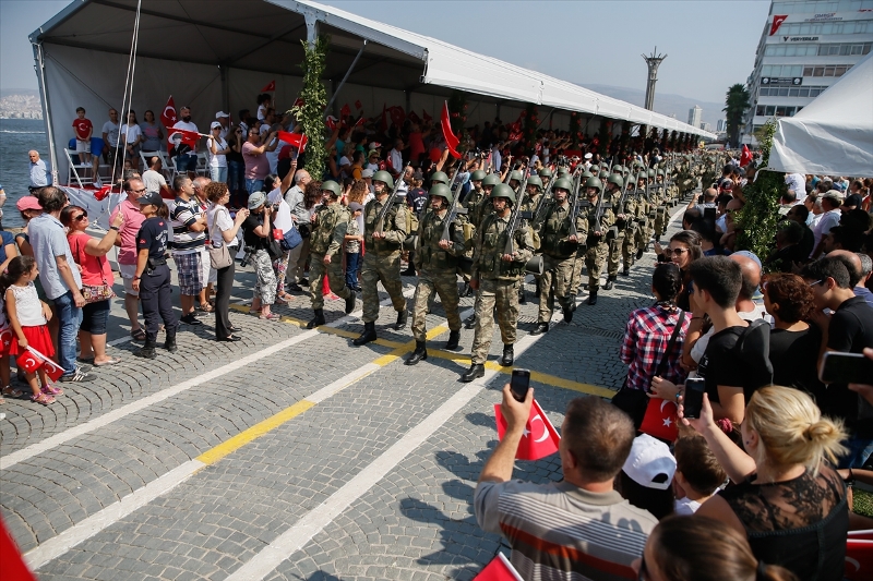 İzmir'de 30 Ağustos coşkusu