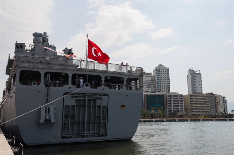 Harp gemileri İzmirlilerin ziyaretine açıldı