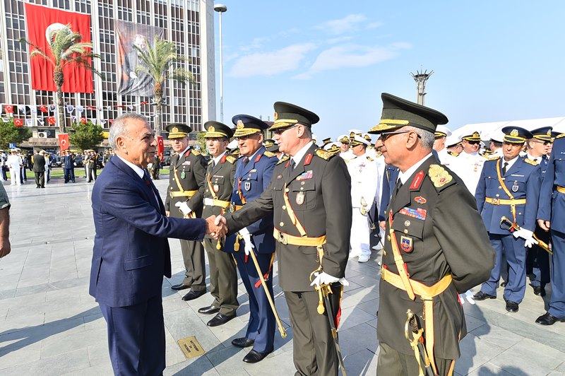 İzmir'de 30 Ağustos coşkusu