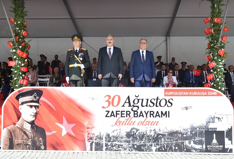 İzmir'de 30 Ağustos coşkusu