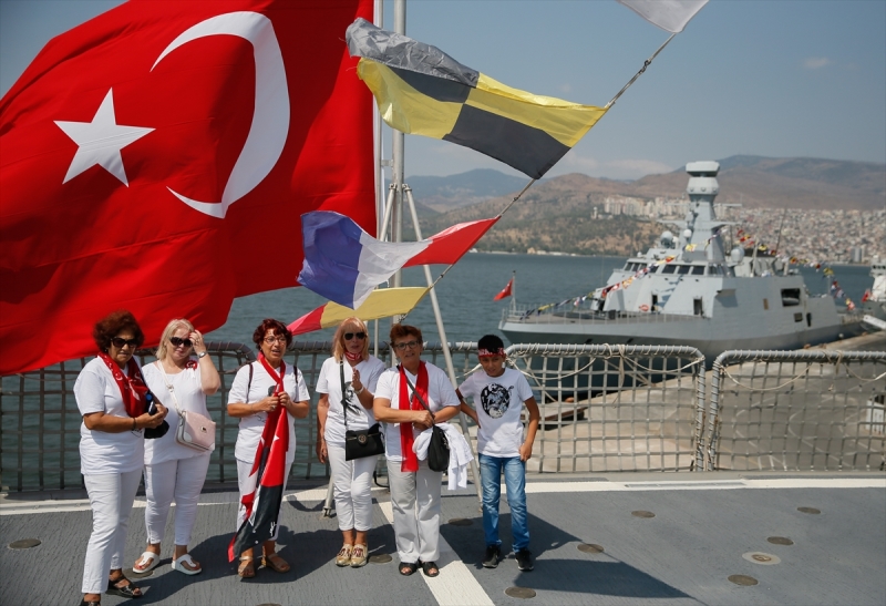 Harp gemileri İzmirlilerin ziyaretine açıldı