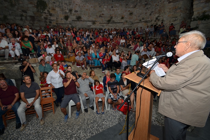 Foça'da 'Zafer' coşkusu