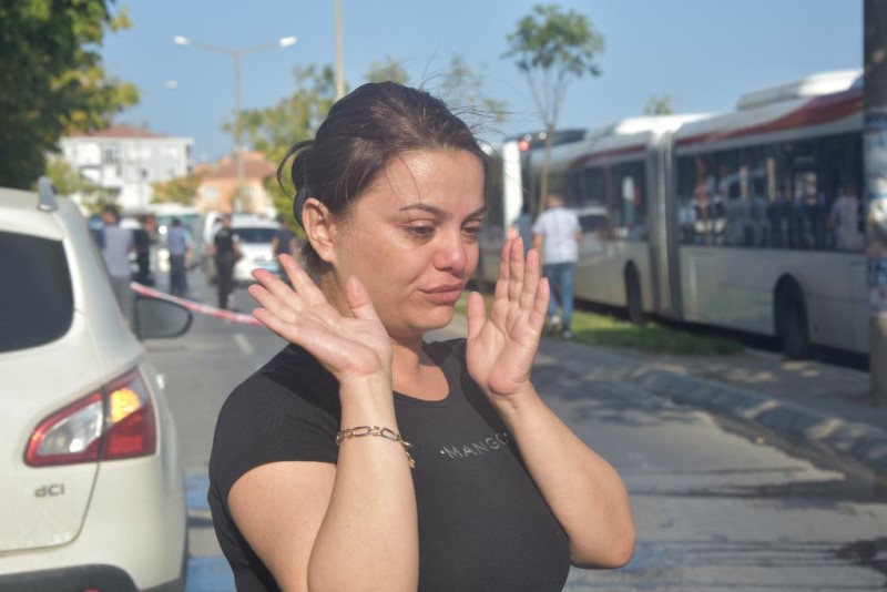 İzmir'de servis aracı geçerken patlama