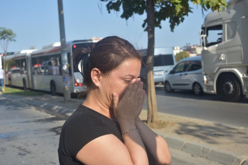 İzmir'de servis aracı geçerken patlama