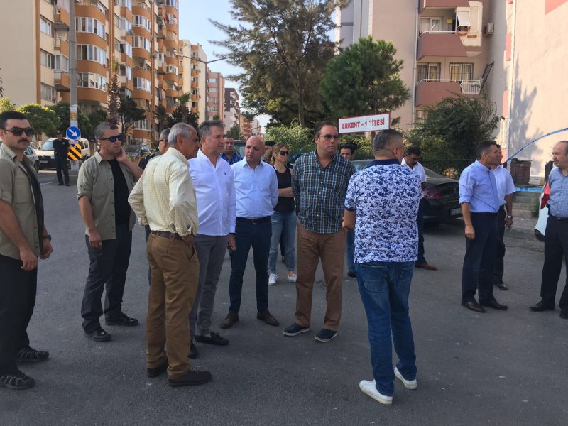 İzmir'de servis aracı geçerken patlama