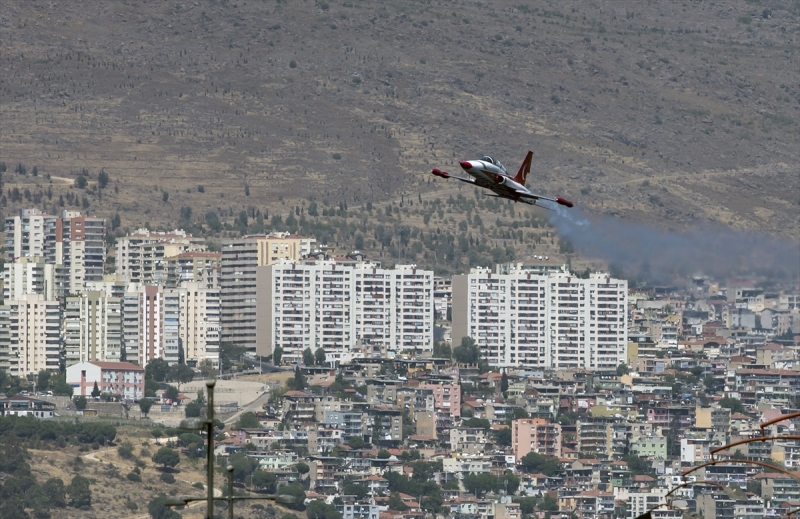 'Türk Yıldızları' İzmir semalarında