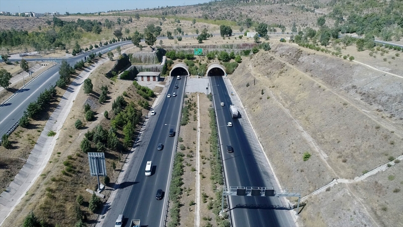 İzmir'deki tüneller ulaşımı rahatlatıyor