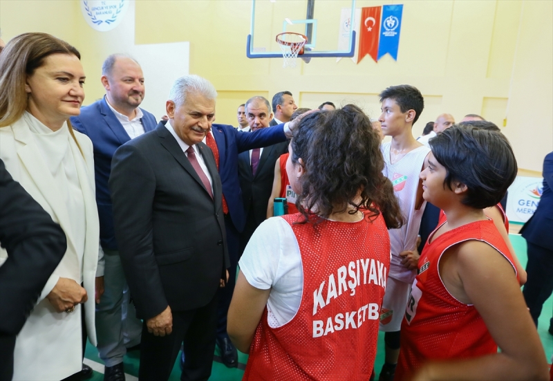 Başbakan 3 yeni stadın temelini attı