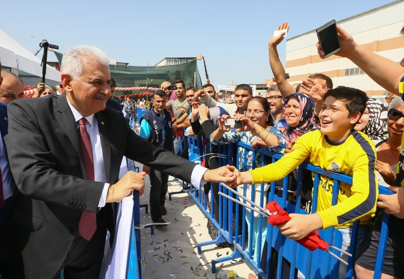 Başbakan 3 yeni stadın temelini attı