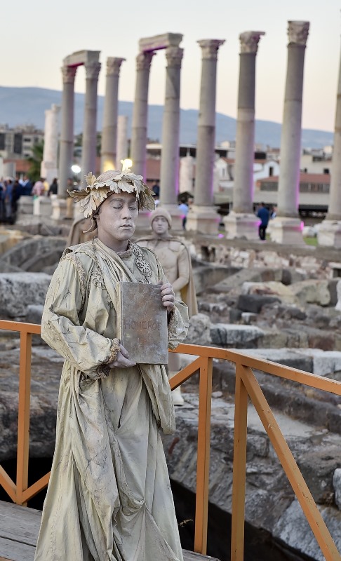 Smyrna Agorası'nda tarihi meclis