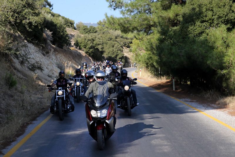 Başkan Akpınar ve motorculardan kent turu