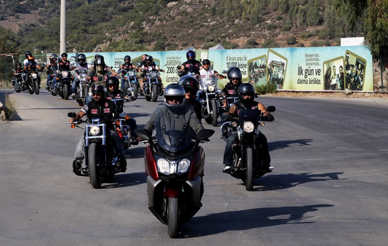 Başkan Akpınar ve motorculardan kent turu