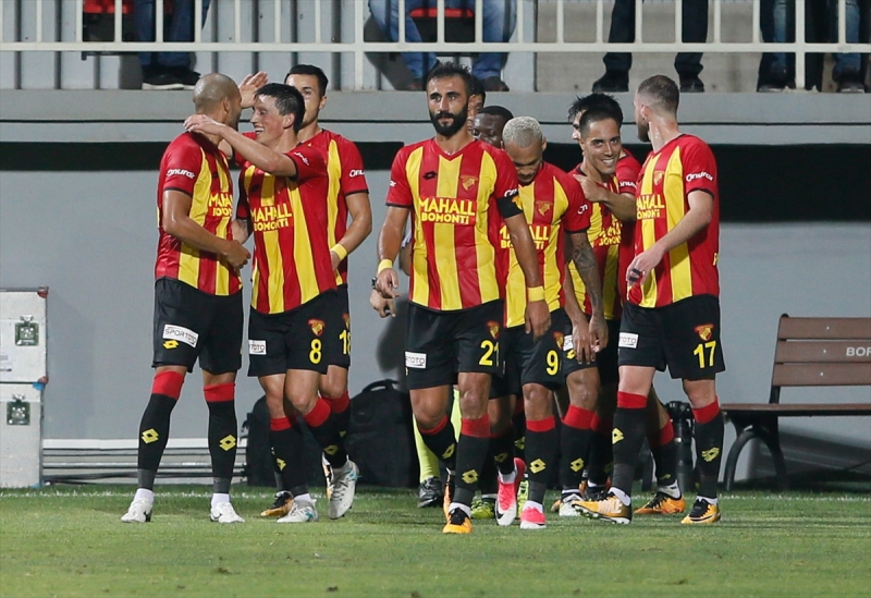 Göztepe, taraftarıyla buluştu