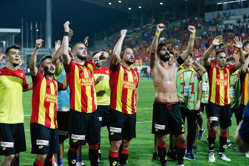 Göztepe, taraftarıyla buluştu