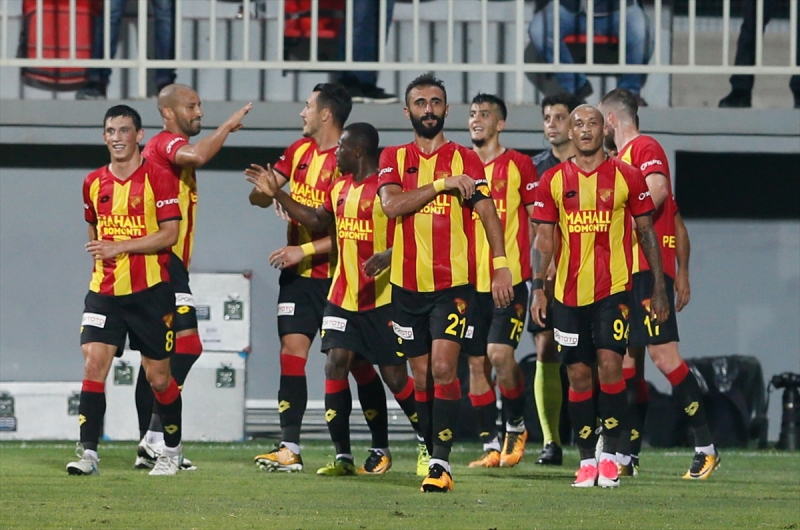 Göztepe, taraftarıyla buluştu