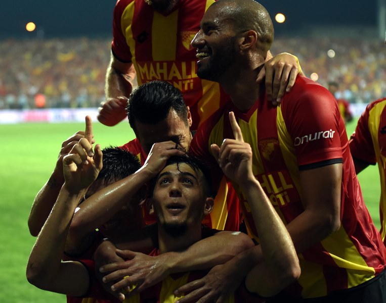 Göztepe, taraftarıyla buluştu