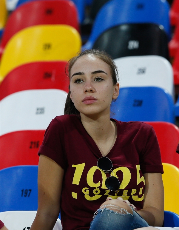 Göztepe, taraftarıyla buluştu