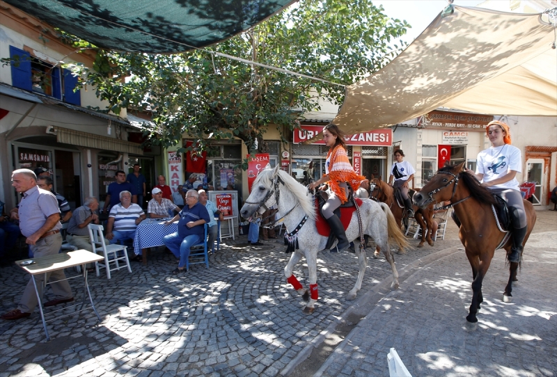 Urla'nın kovboy kızları