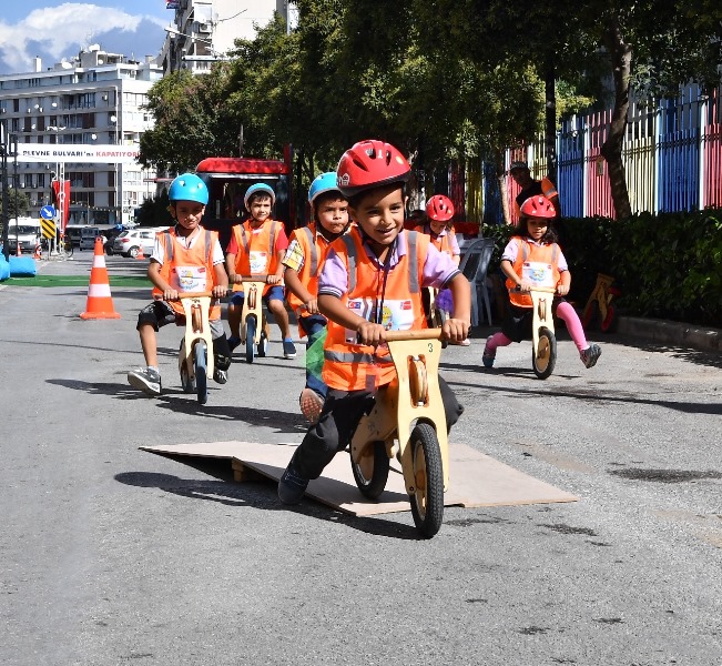 İzmir'de otomobilsiz gün!