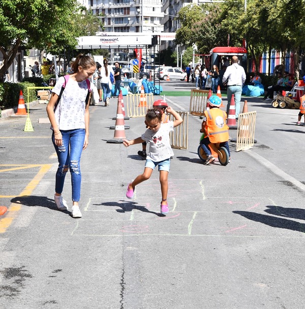 İzmir'de otomobilsiz gün!