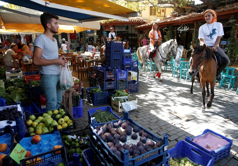 Urla'nın kovboy kızları