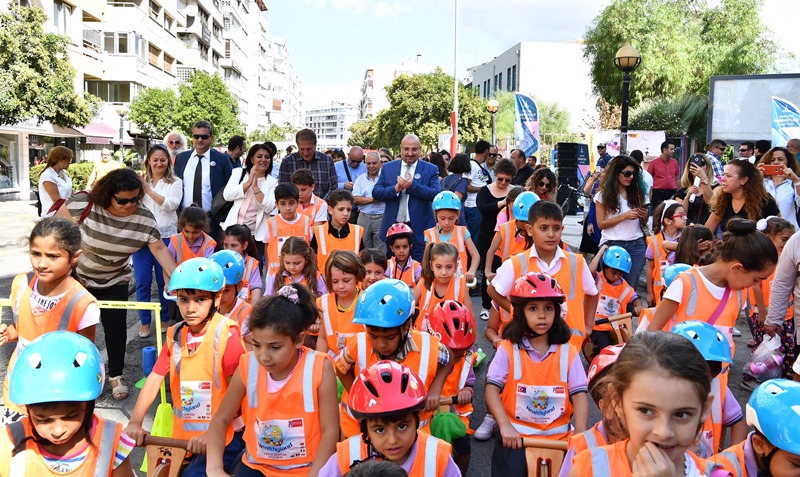 İzmir'de otomobilsiz gün!