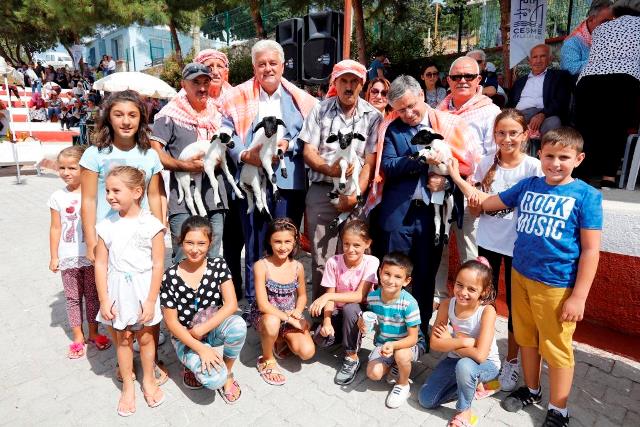 Çeşme'de renkli şenlik