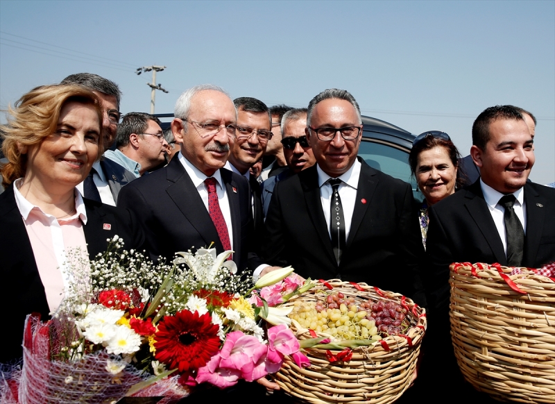 Kılıçdaroğlu asmadan üzüm kesti