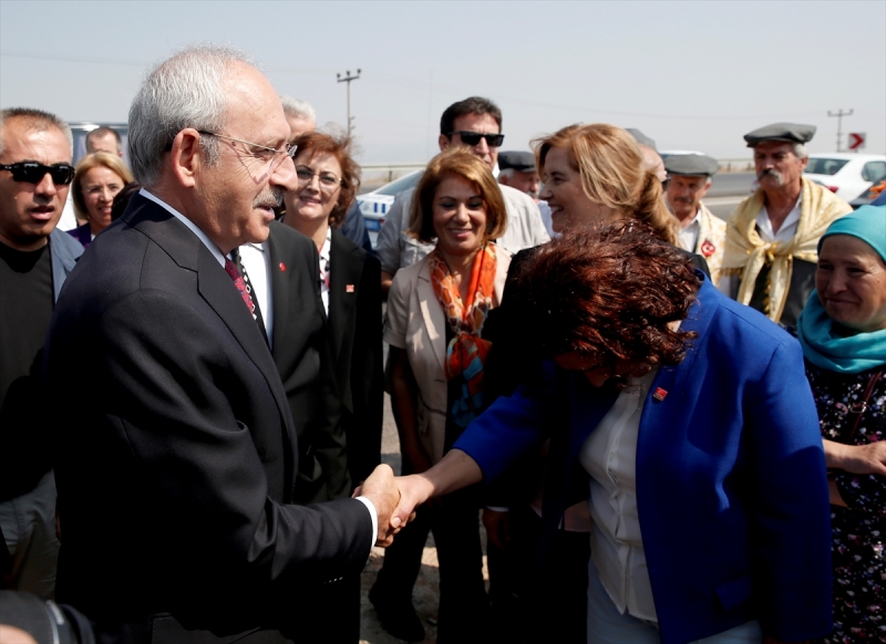 Kılıçdaroğlu asmadan üzüm kesti