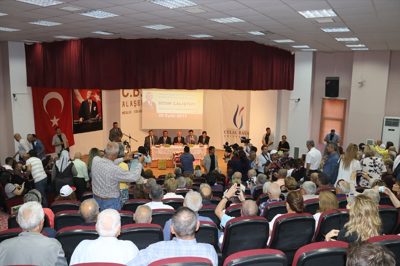 Kılıçdaroğlu asmadan üzüm kesti