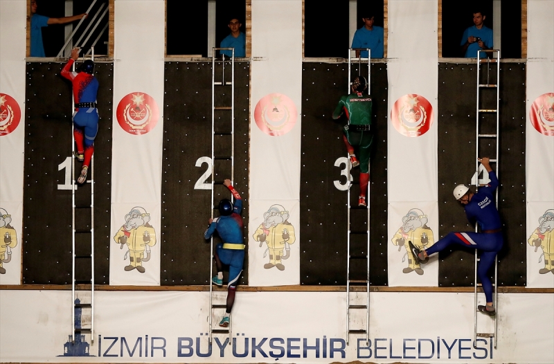 İtfaiyecilerin nefes kesen tırmanışı