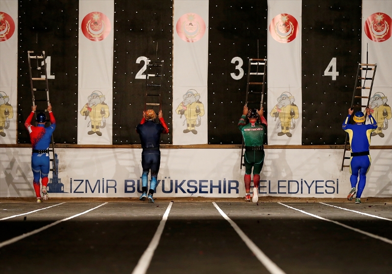 İtfaiyecilerin nefes kesen tırmanışı