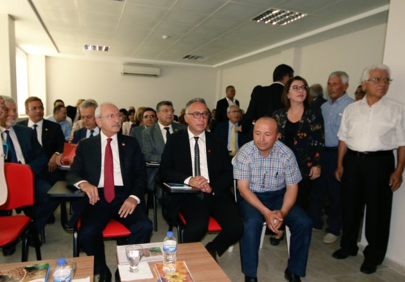 Kılıçdaroğlu asmadan üzüm kesti